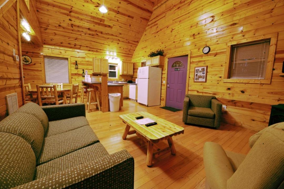 The Cabins At Pine Haven - Beckley Beaver Exterior photo